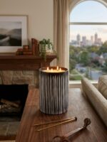 Mahogany Teakwood Black Vase Artisan Candle - Image 2